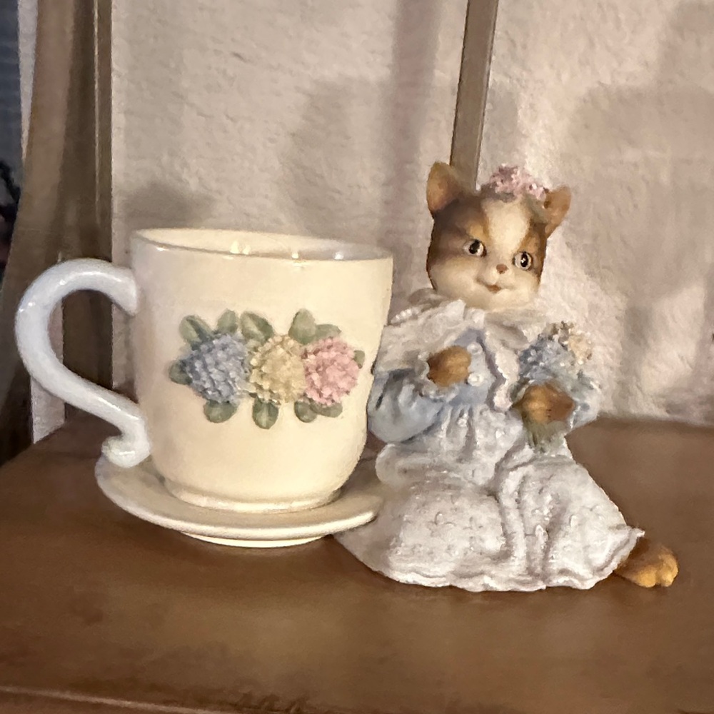 Floral Teacup and Cat Figurine Set